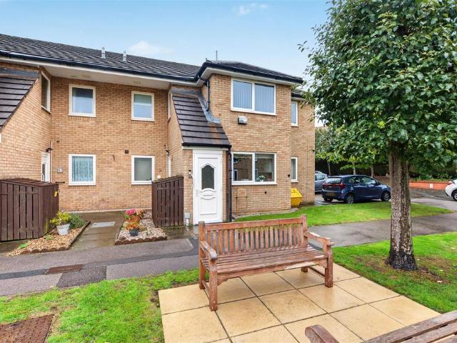 2 bedroom maisonette for sale