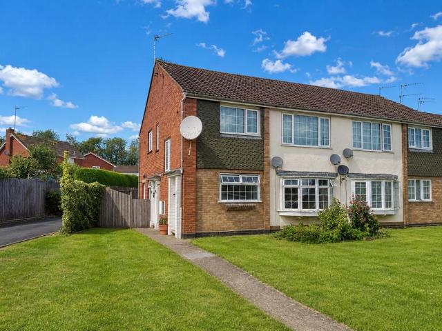2 bedroom maisonette for sale