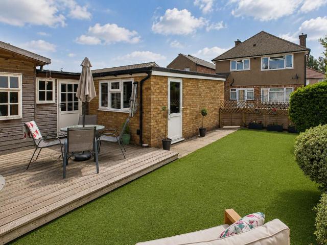 2 bedroom maisonette for sale