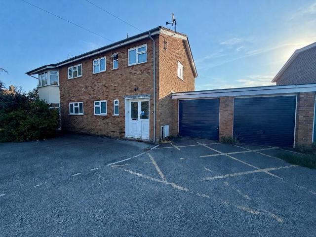 2 bedroom maisonette for sale