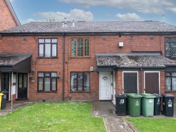 2 bedroom maisonette for sale