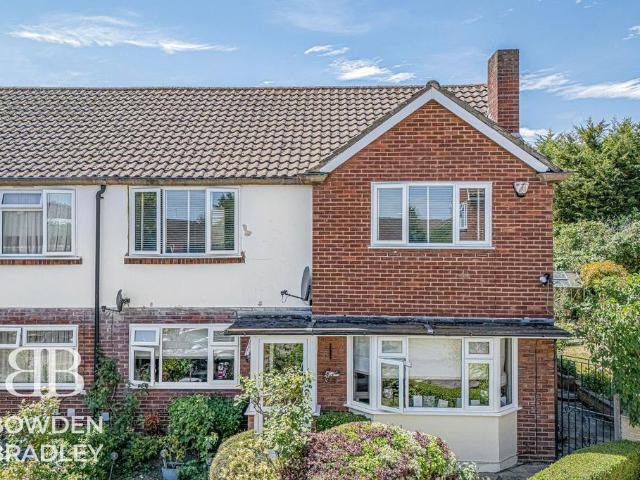 2 bedroom maisonette for sale