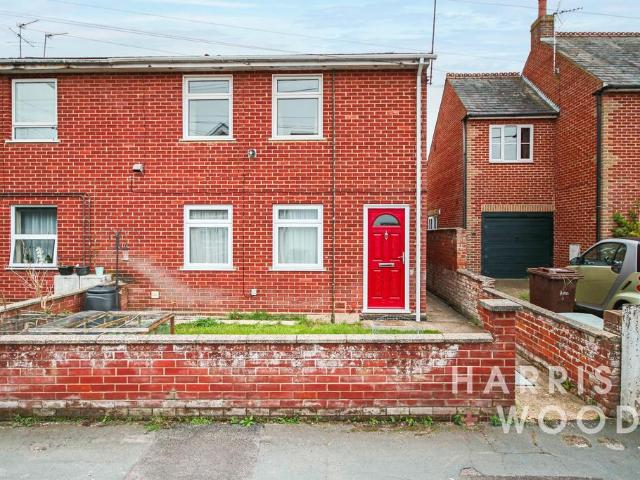 2 bedroom maisonette for sale