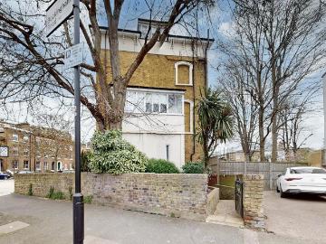 2 bedroom maisonette for sale