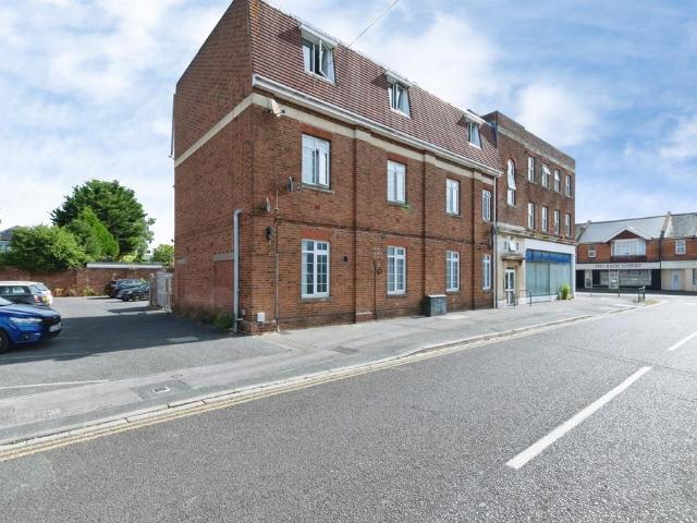 2 bedroom maisonette for sale