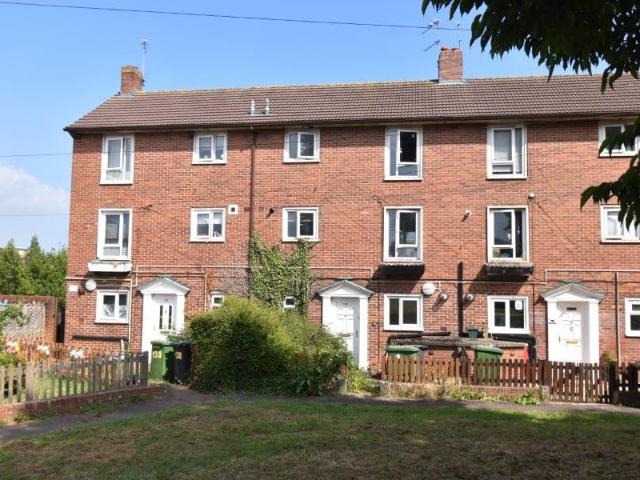 2 bedroom maisonette for sale