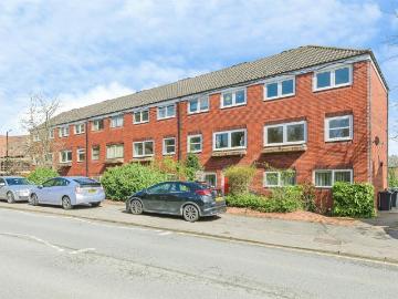 2 bedroom maisonette for sale
