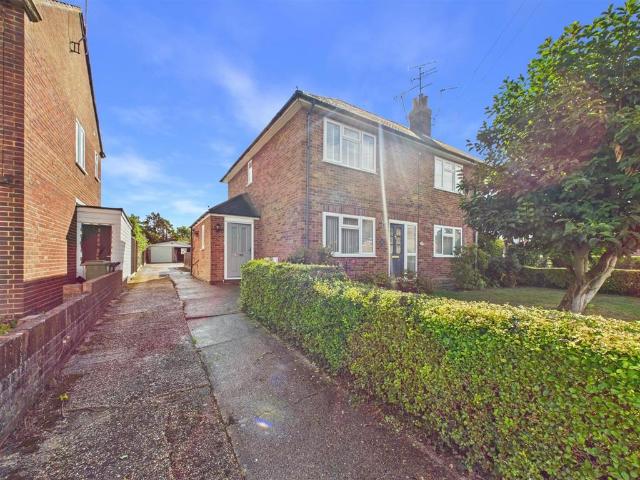 2 bedroom maisonette for sale