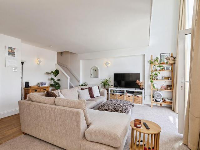 2 bedroom maisonette for sale