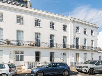 2 bedroom maisonette for sale