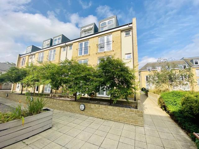 2 bedroom maisonette for sale