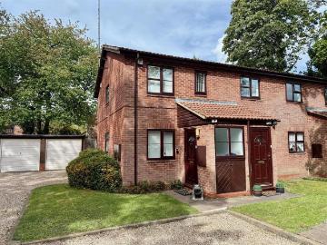2 bedroom maisonette for sale