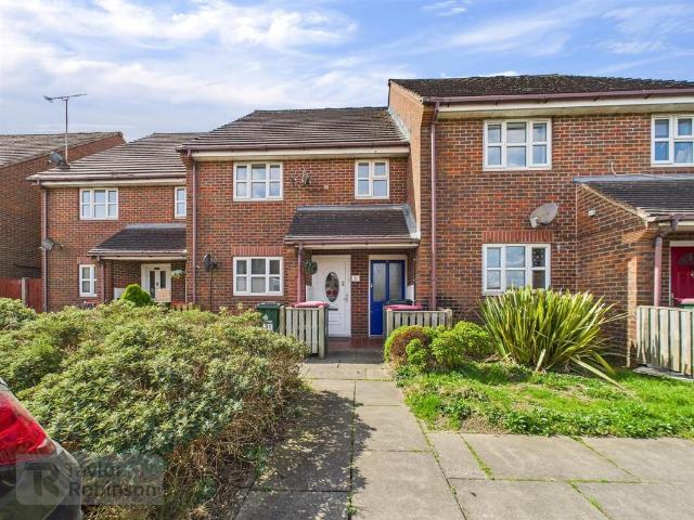 2 bedroom maisonette for sale