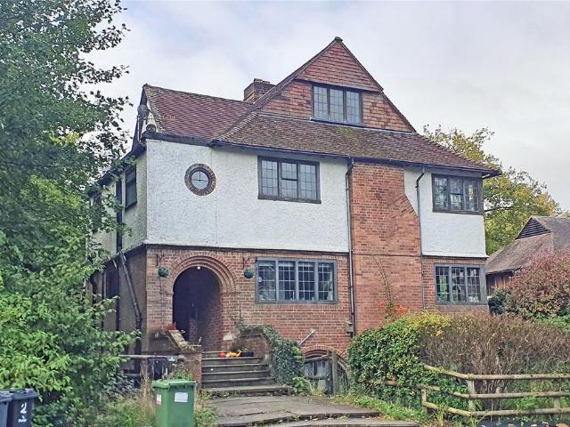 2 bedroom maisonette for sale