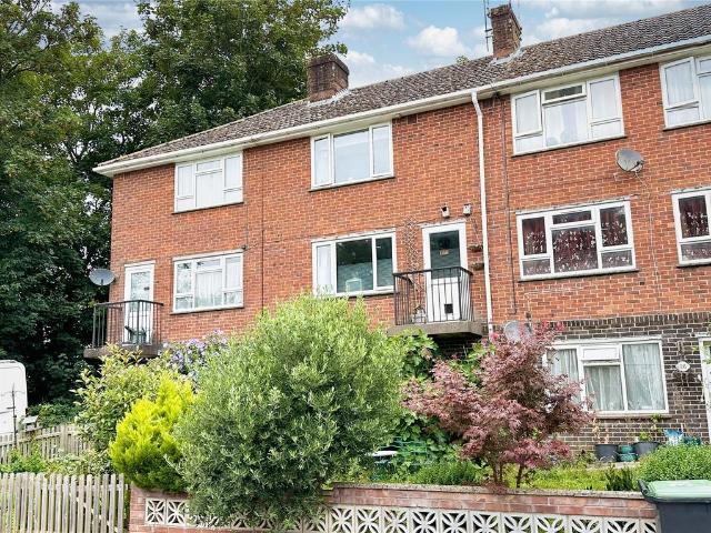 2 bedroom maisonette for sale
