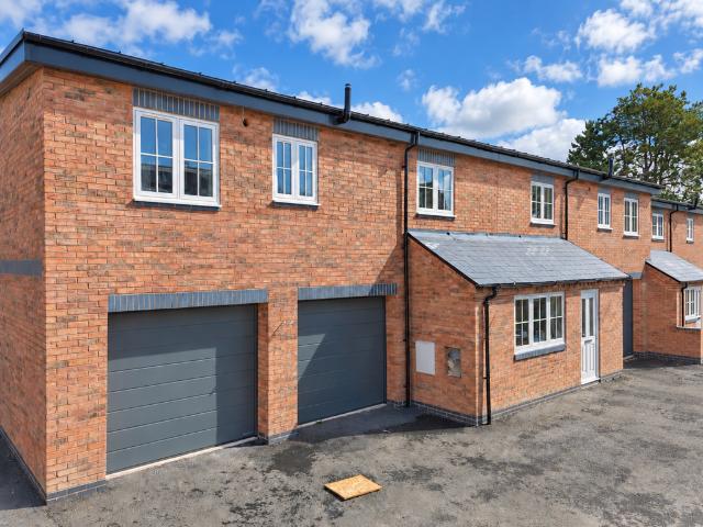 2 bedroom maisonette for sale