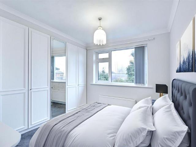 2 bedroom maisonette for sale
