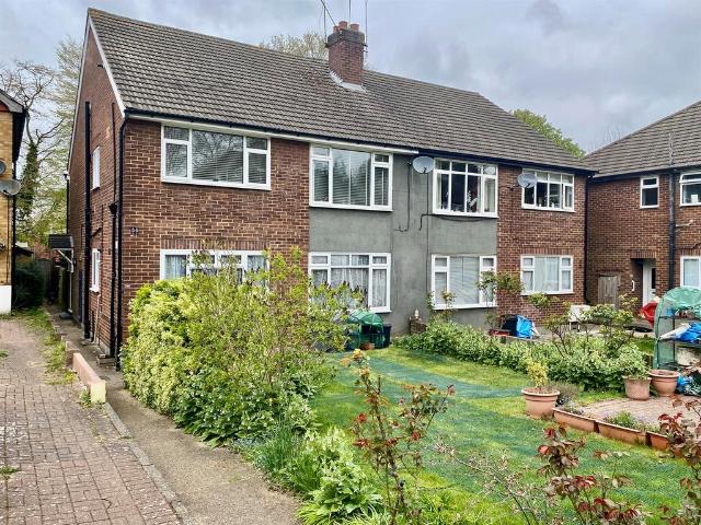 2 bedroom maisonette for sale