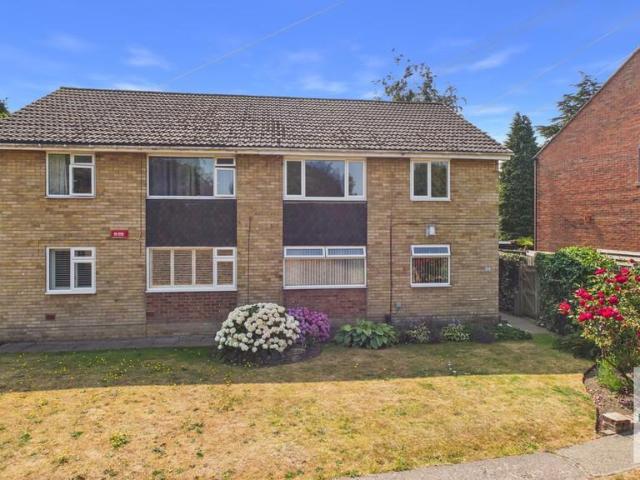2 bedroom maisonette for sale