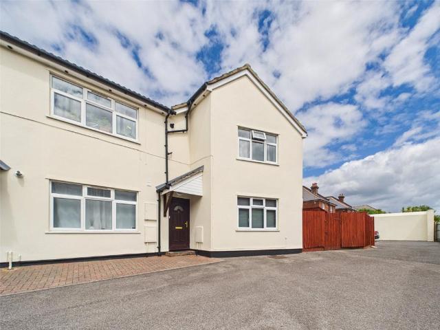 2 bedroom maisonette for sale