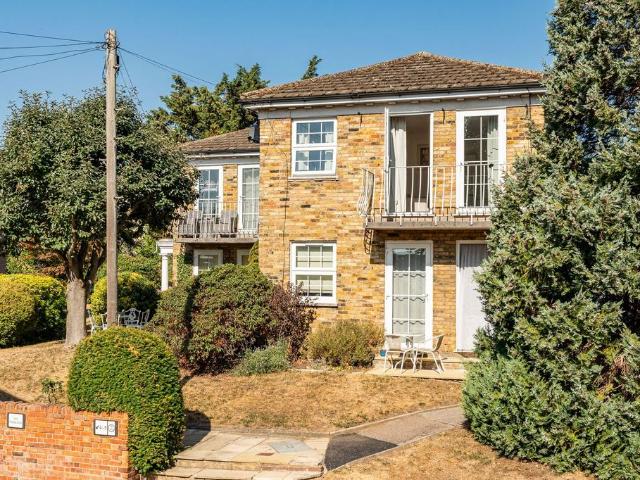 2 bedroom maisonette for sale