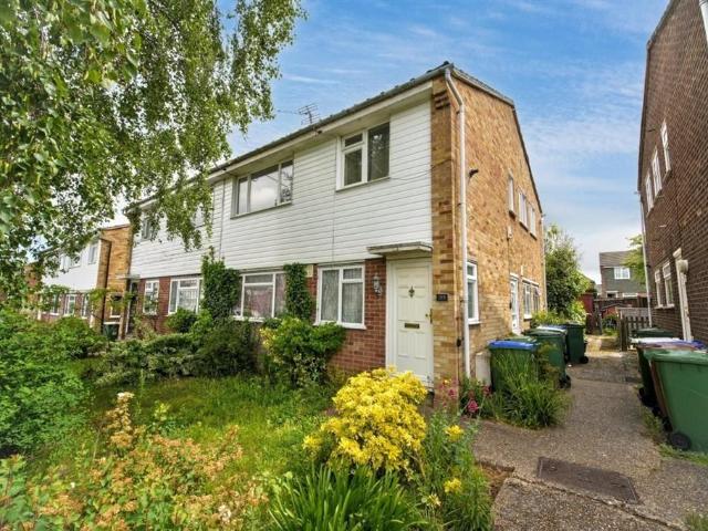 2 bedroom maisonette for sale