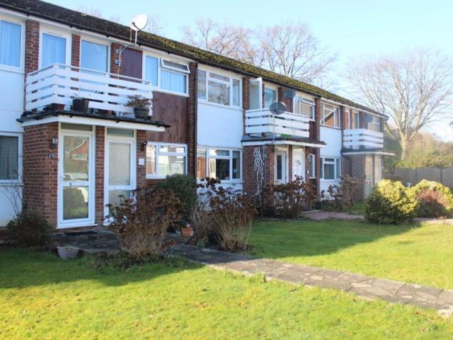 2 bedroom maisonette for sale