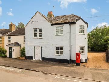 2 bedroom maisonette for sale