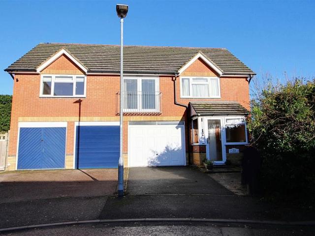 2 bedroom maisonette for sale