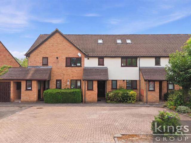 2 bedroom maisonette for sale