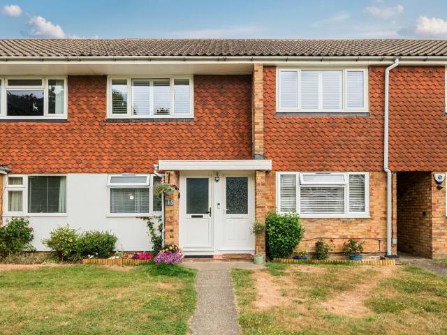 2 bedroom maisonette for sale