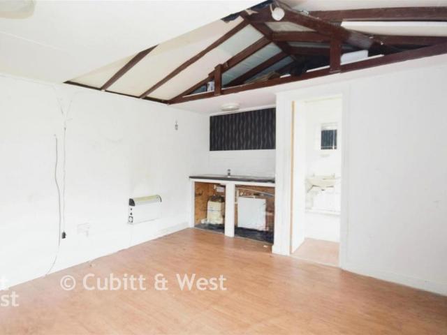2 bedroom maisonette for sale