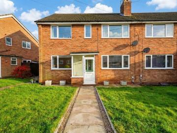 2 bedroom maisonette for sale