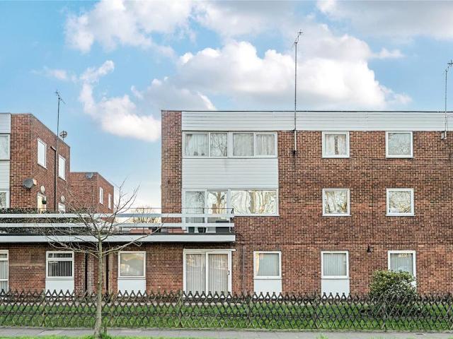 2 bedroom maisonette for sale