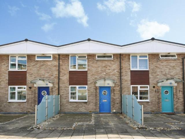 2 bedroom maisonette for sale
