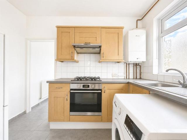 2 bedroom maisonette for sale