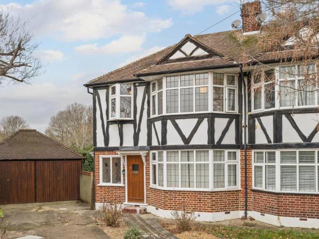 2 bedroom maisonette for sale