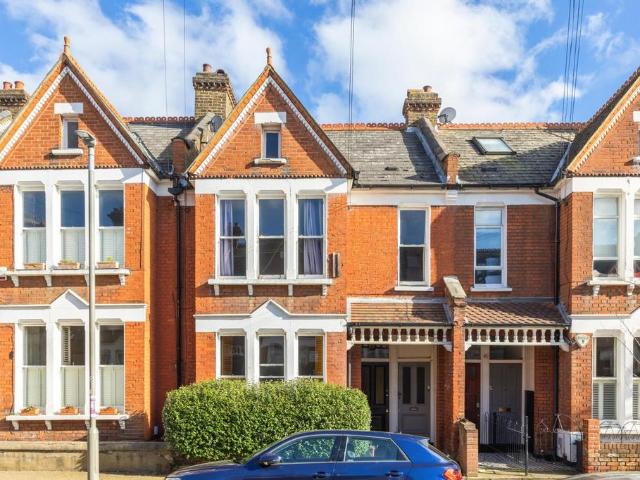 2 bedroom maisonette for sale
