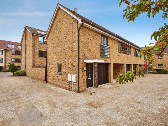 2 bedroom maisonette for sale