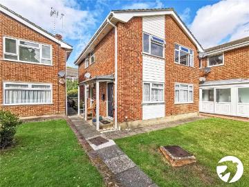 2 bedroom maisonette for sale