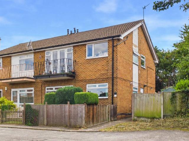 2 bedroom maisonette for sale