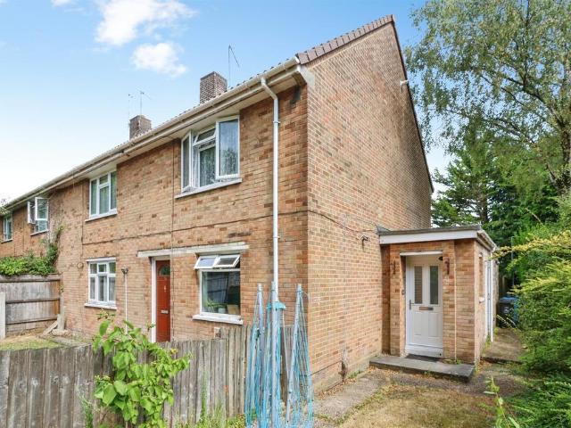 2 bedroom maisonette for sale