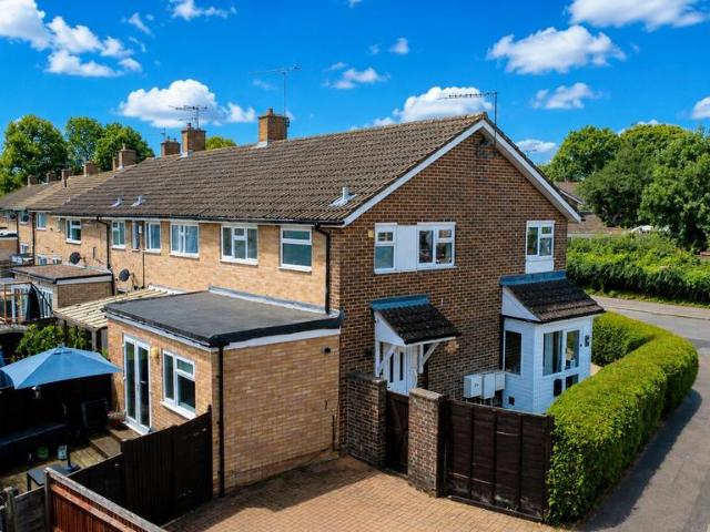 2 bedroom maisonette for sale