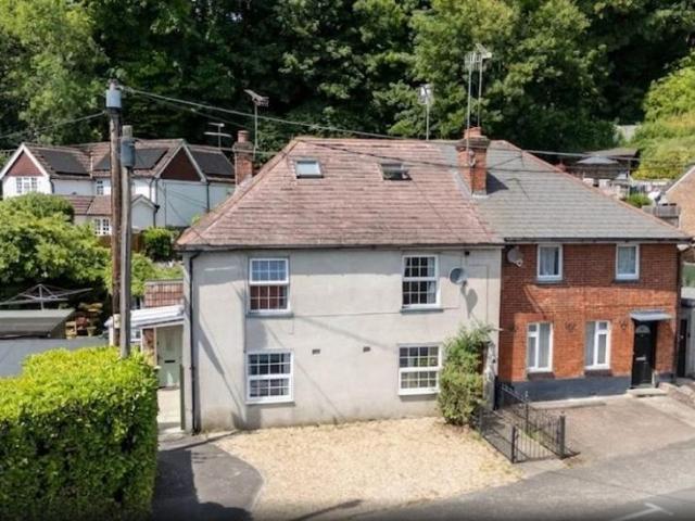 2 bedroom maisonette for sale