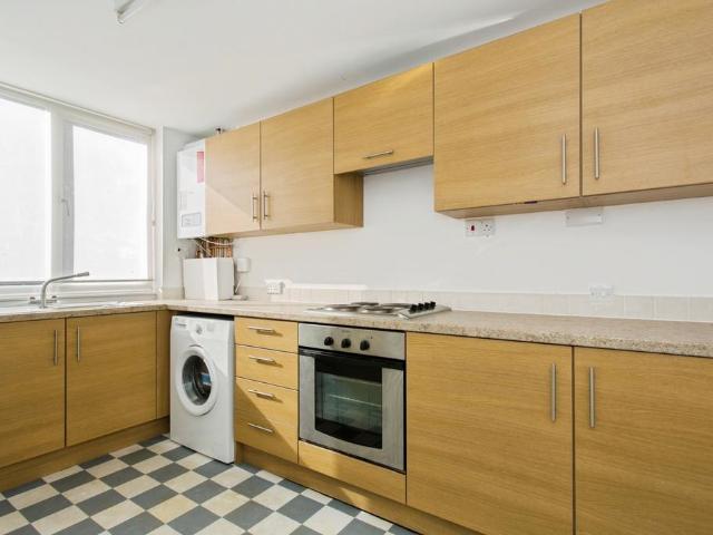 2 bedroom maisonette for sale