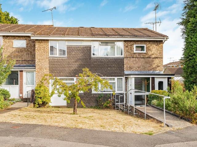 2 bedroom maisonette for sale