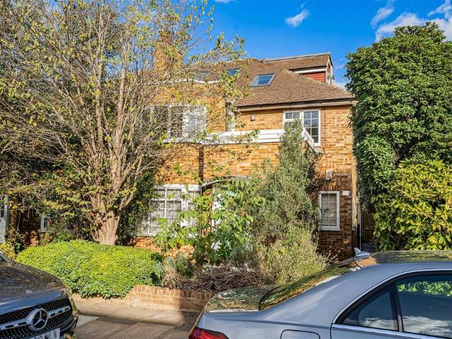 2 bedroom maisonette for sale