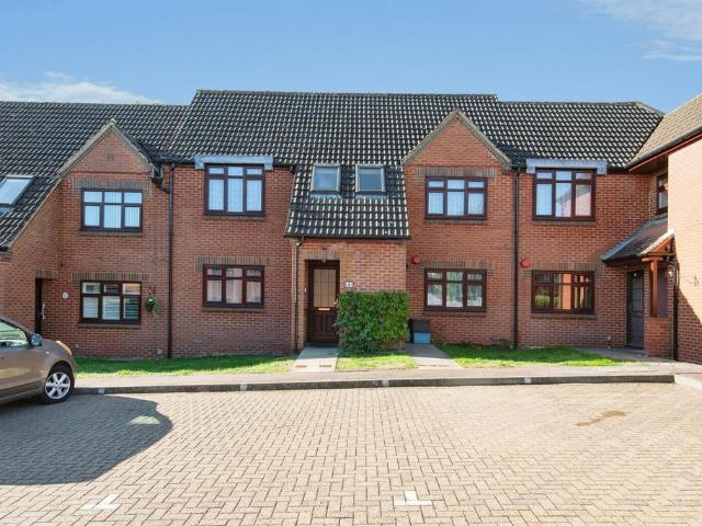 2 bedroom maisonette for sale