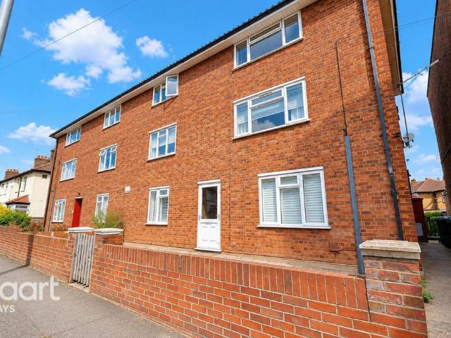 2 bedroom maisonette for sale