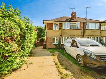 2 bedroom maisonette for sale